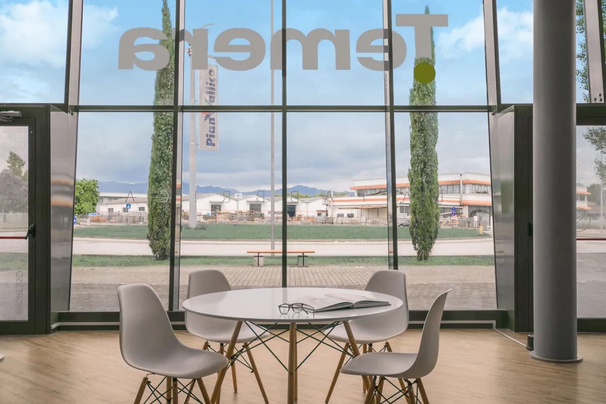 L'ufficio di Temera visto dall'interno